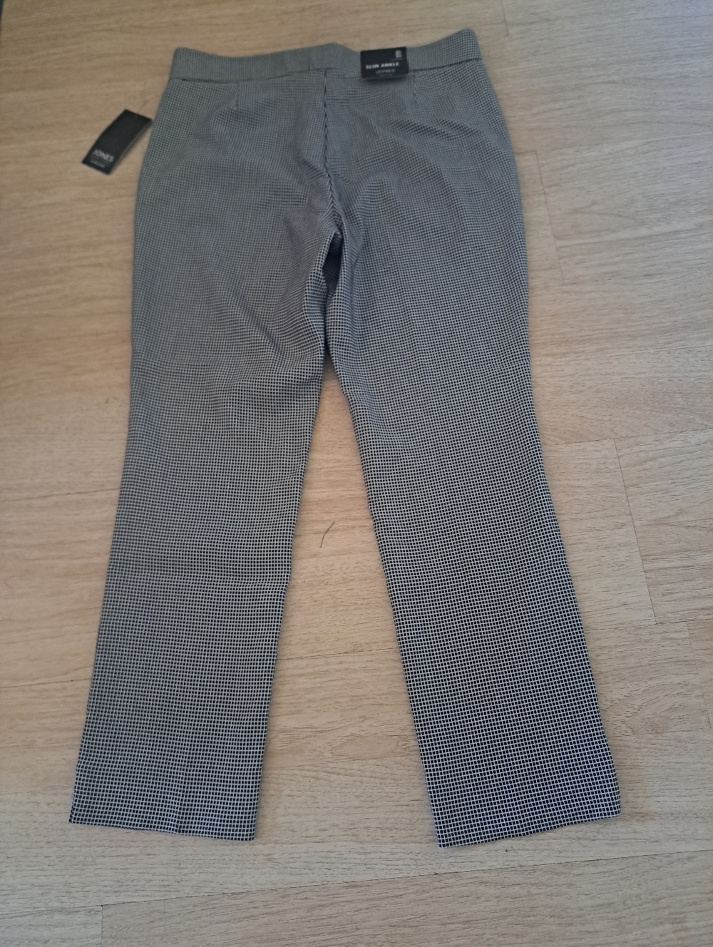 Jones New York Black and White Micro-Check Pants - Picture 4 of 9